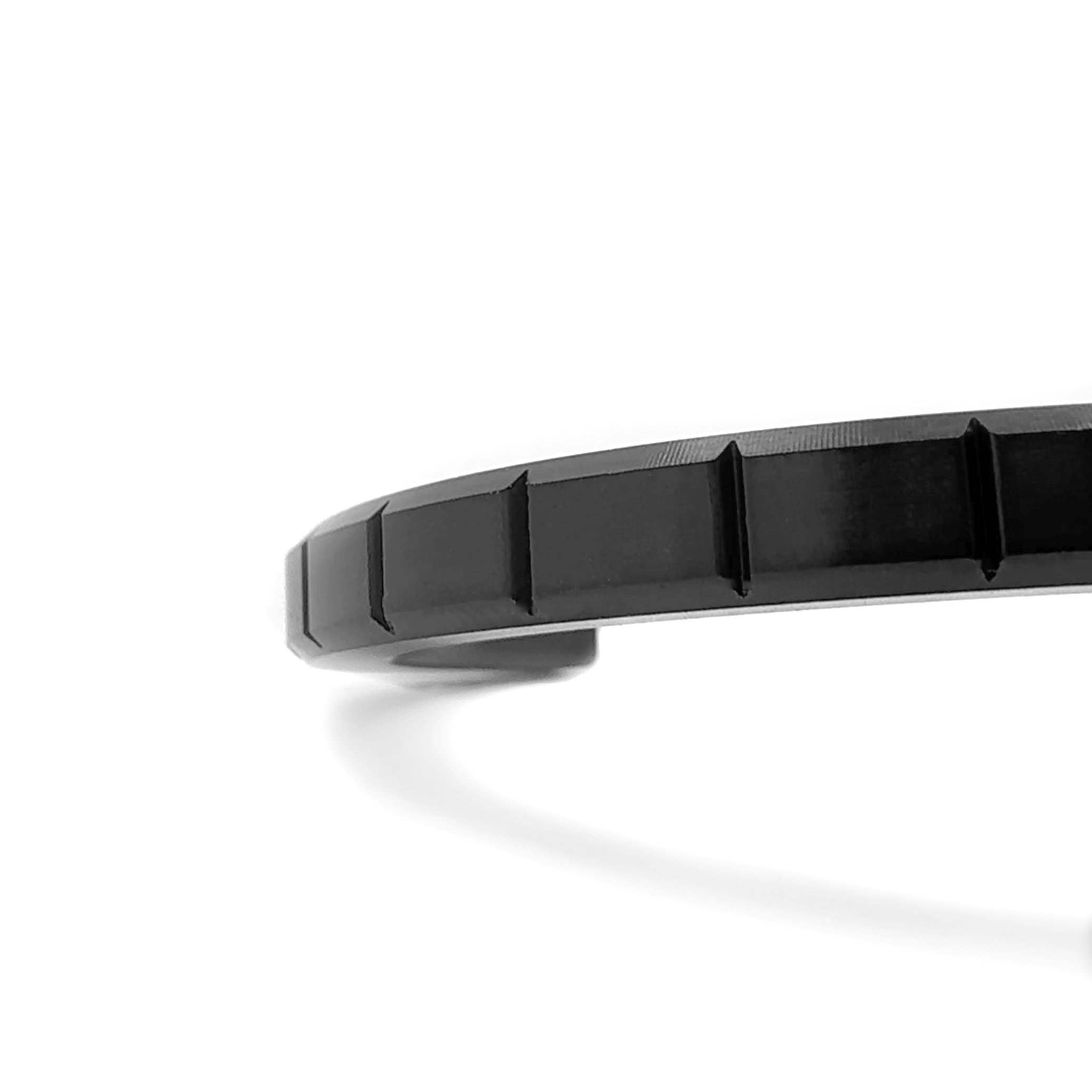 Titanium Cuff - Black